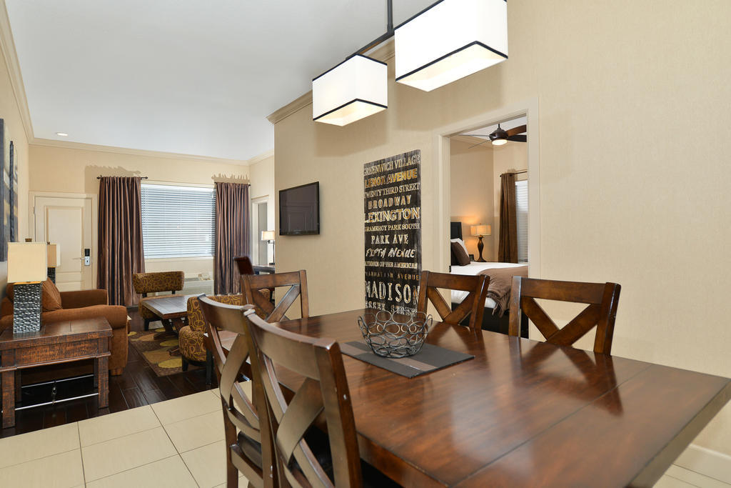 Prestige Vernon Hotel エクステリア 写真